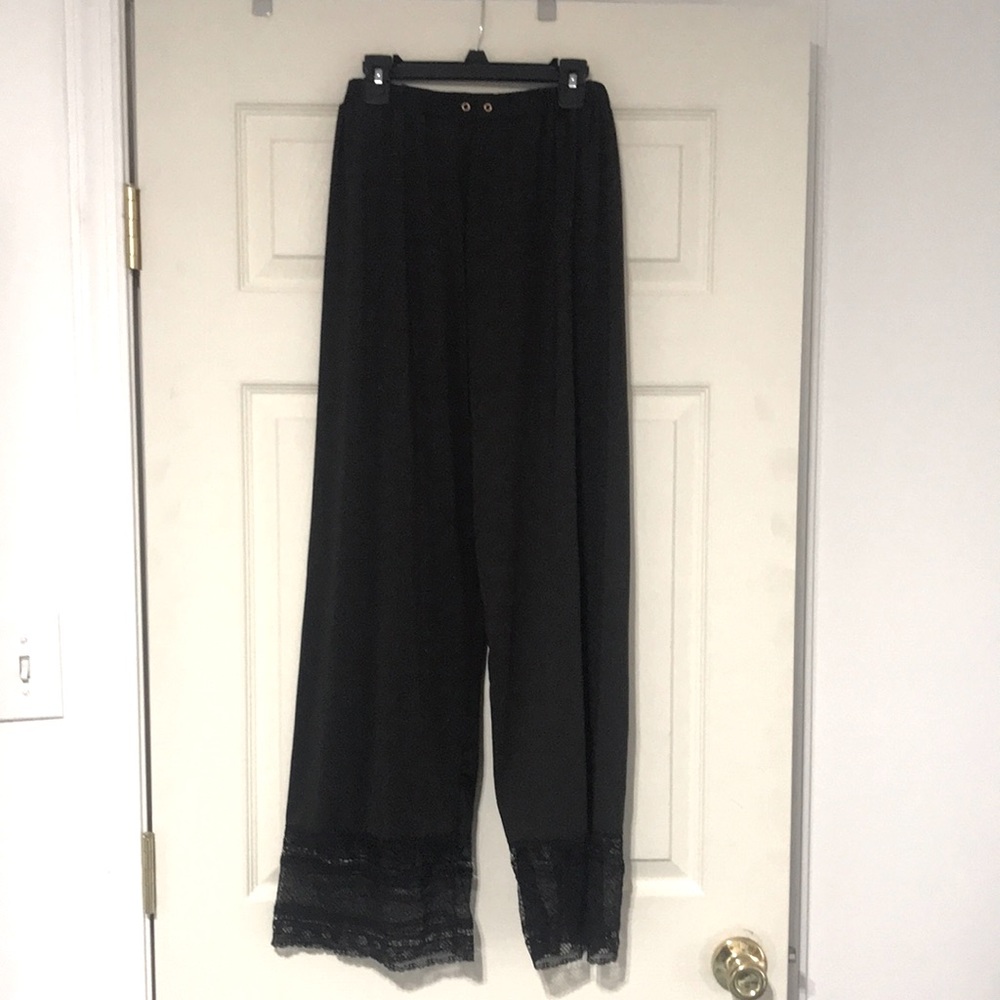 Bissette Whitney pajama set M NWOT